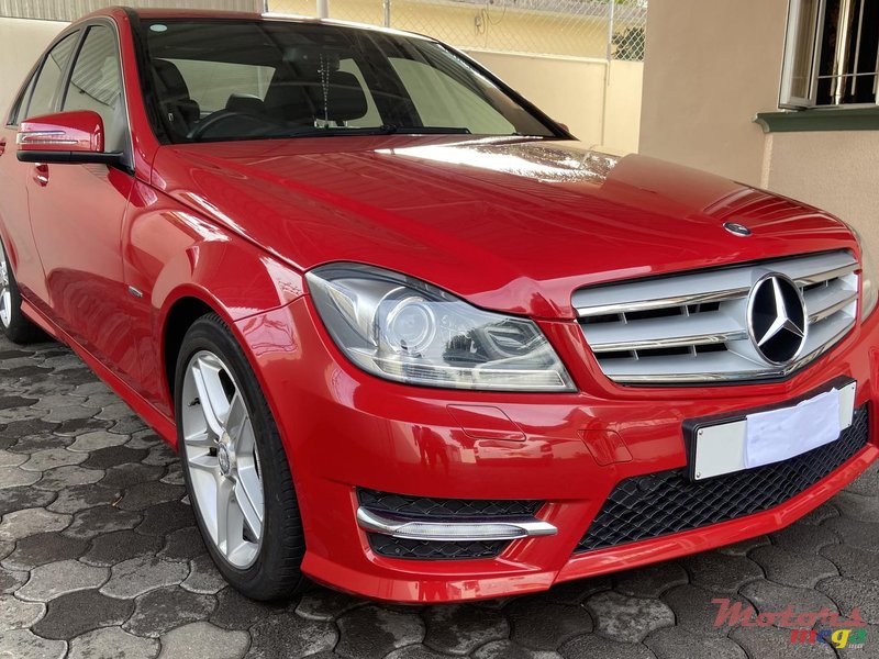 2012' Mercedes-Benz C-Class photo #2