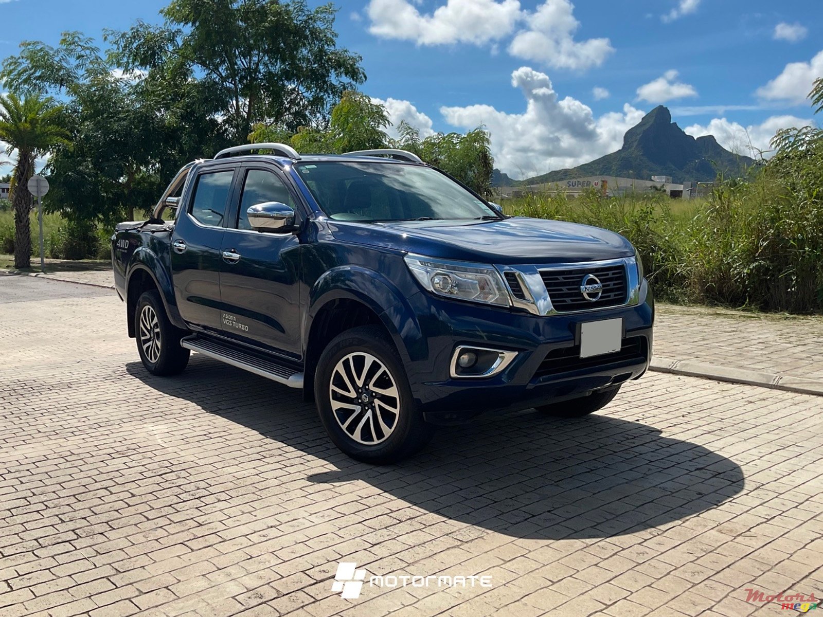 2018' Nissan Navara photo #1