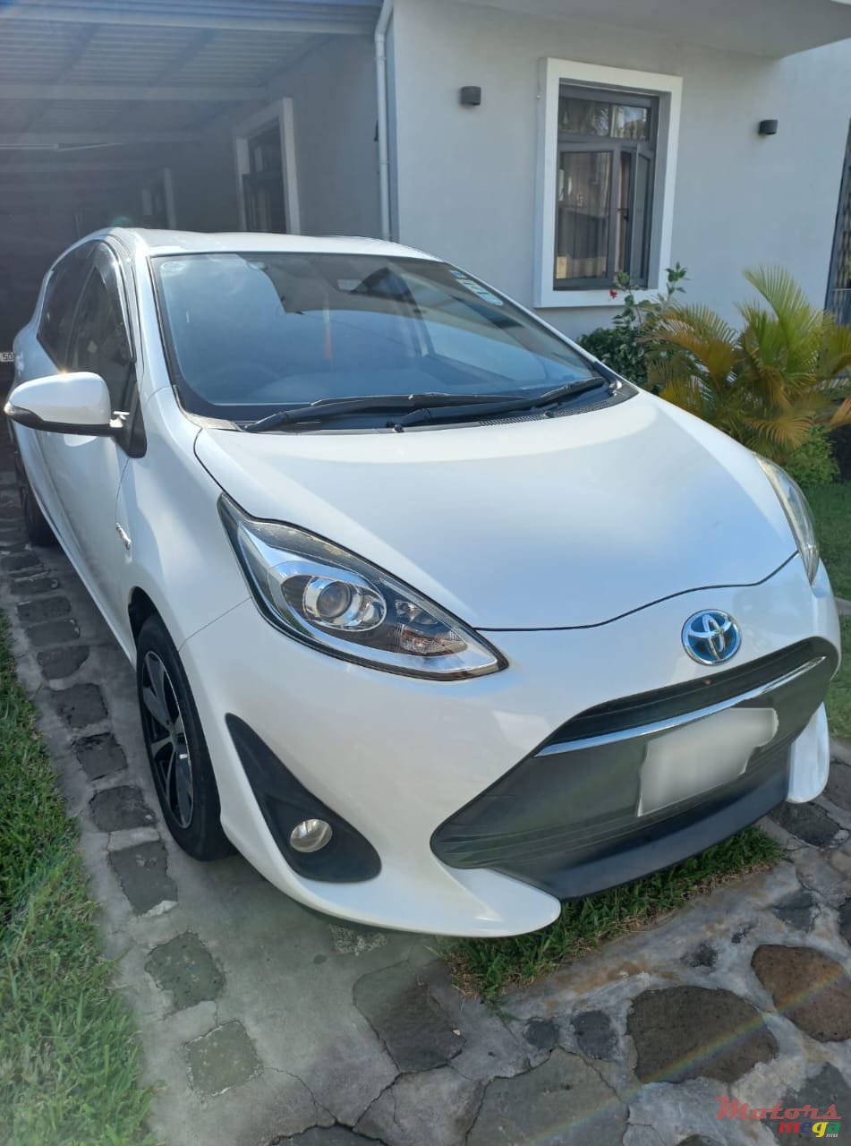 2018' Toyota Aqua photo #1