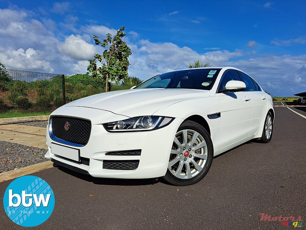 2016' Jaguar XE photo #2