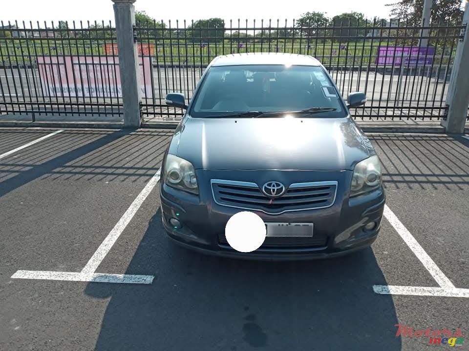 2007' Toyota Avensis photo #1