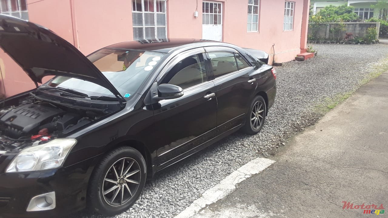 2013' Toyota Premio photo #3