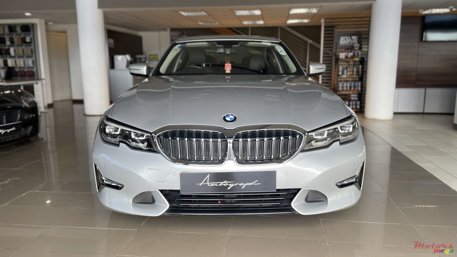 2020' BMW 3 Series photo #1