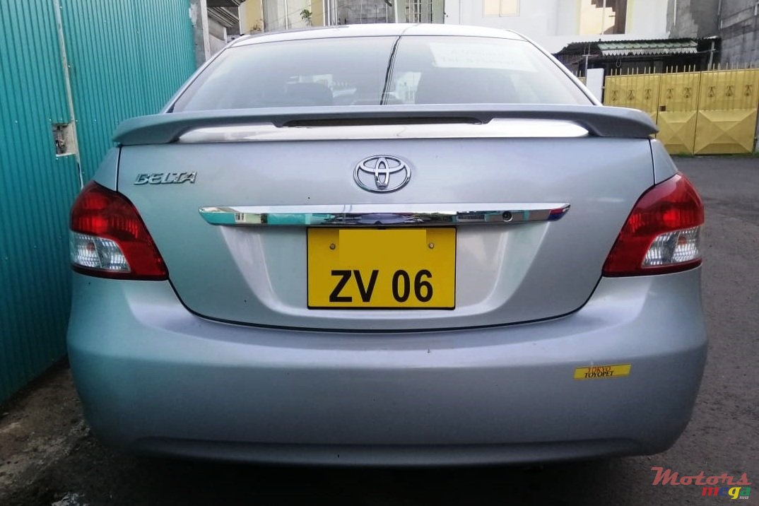 2006' Toyota Yaris photo #3