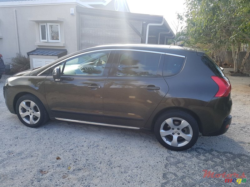 2012' Peugeot 3008 1.6 photo #6
