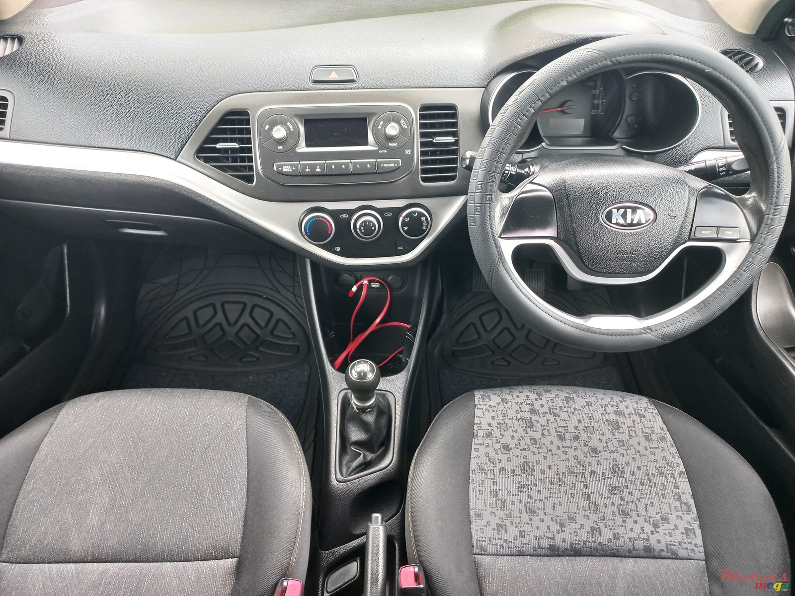2017' Kia Picanto MANUAL photo #4