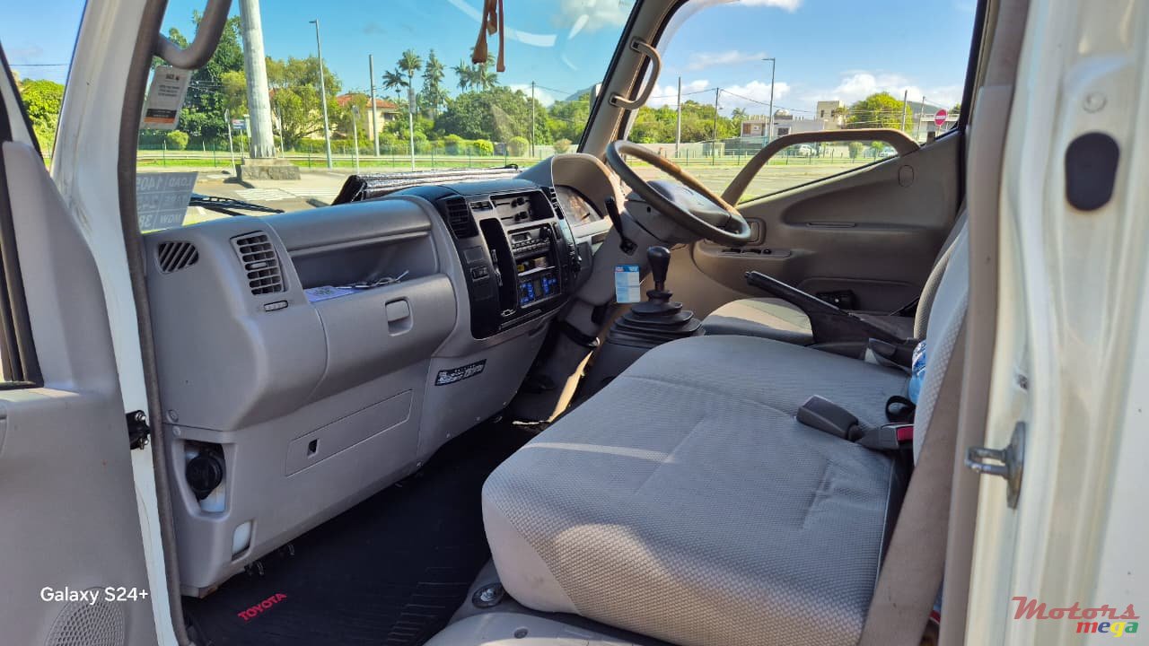 2011' Toyota Toyoace photo #7