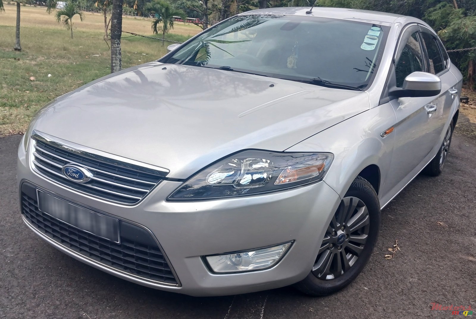 2011' Ford Mondeo photo #1