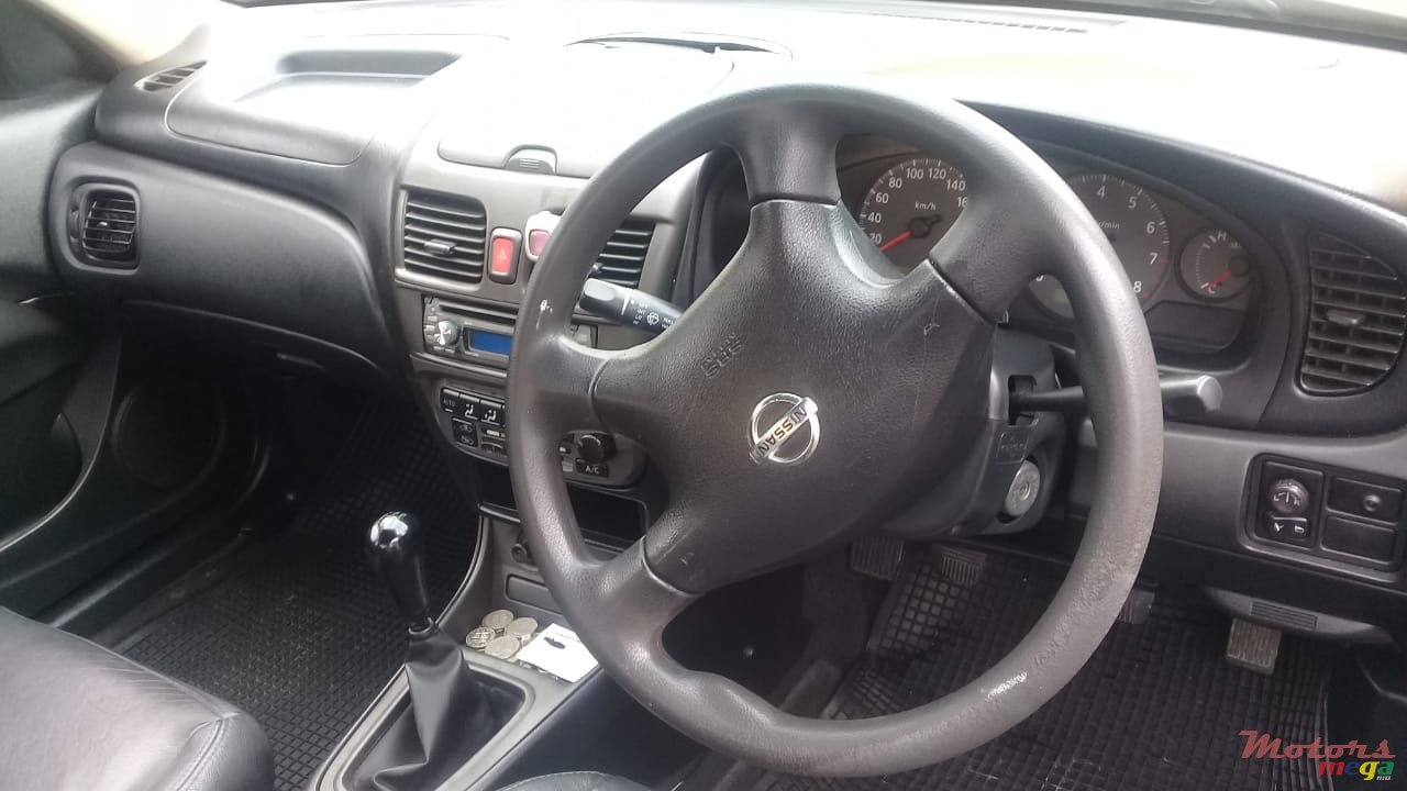 2003' Nissan photo #5