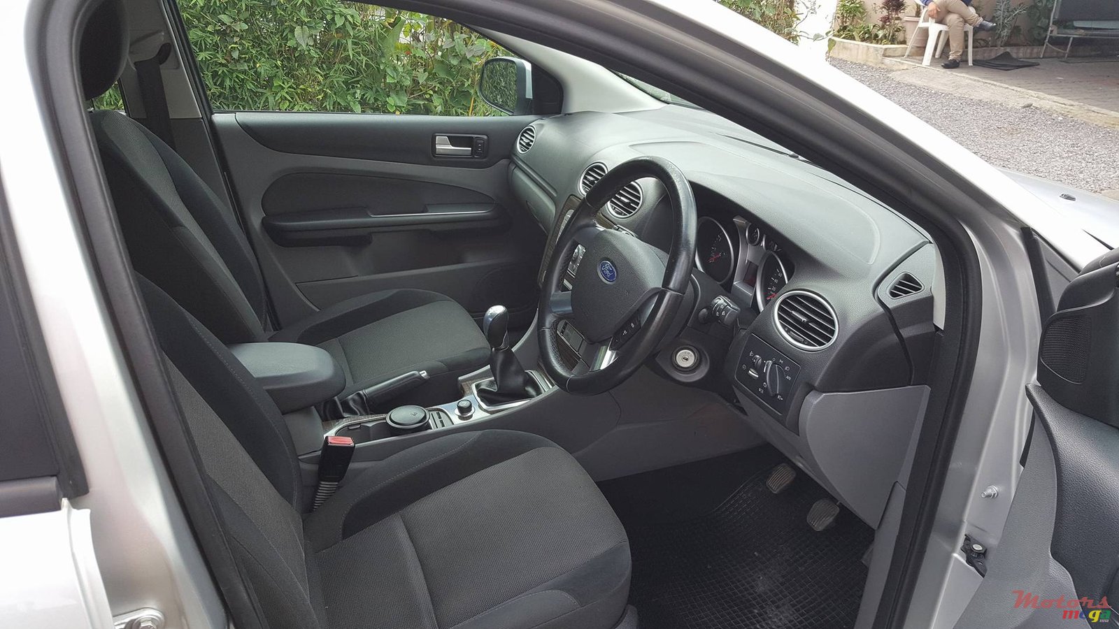 2010' Ford Focus photo #6