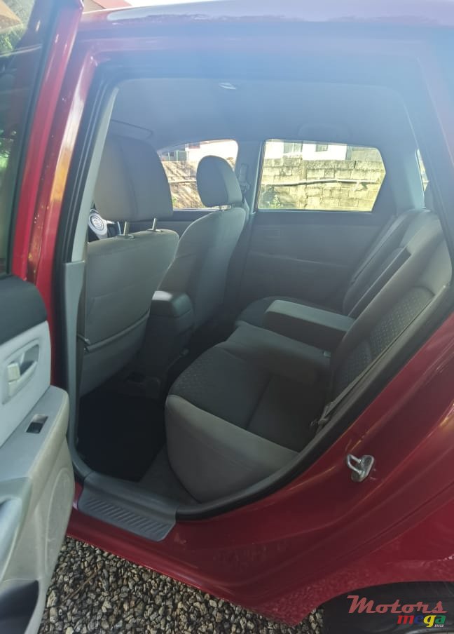 2004' Mazda Axela photo #3