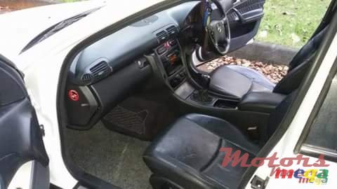 2001' Mercedes-Benz photo #3