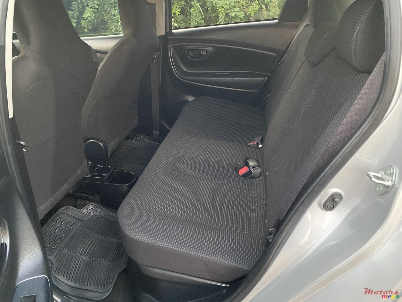 2019' Toyota Vitz Hybrid photo #7