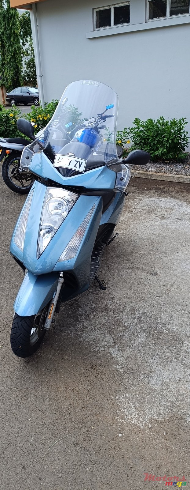 2003' Honda Honda Pantheon Fes 125 photo #1