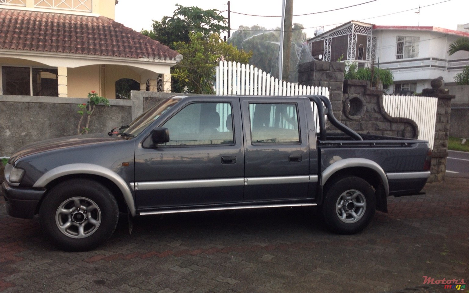 2001' Isuzu KB Series photo #2