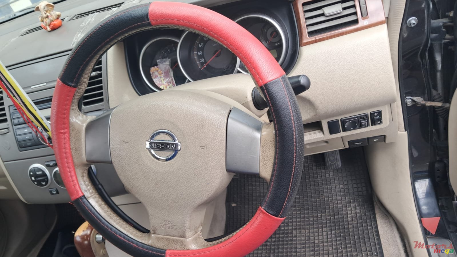 2006' Nissan Tiida photo #3