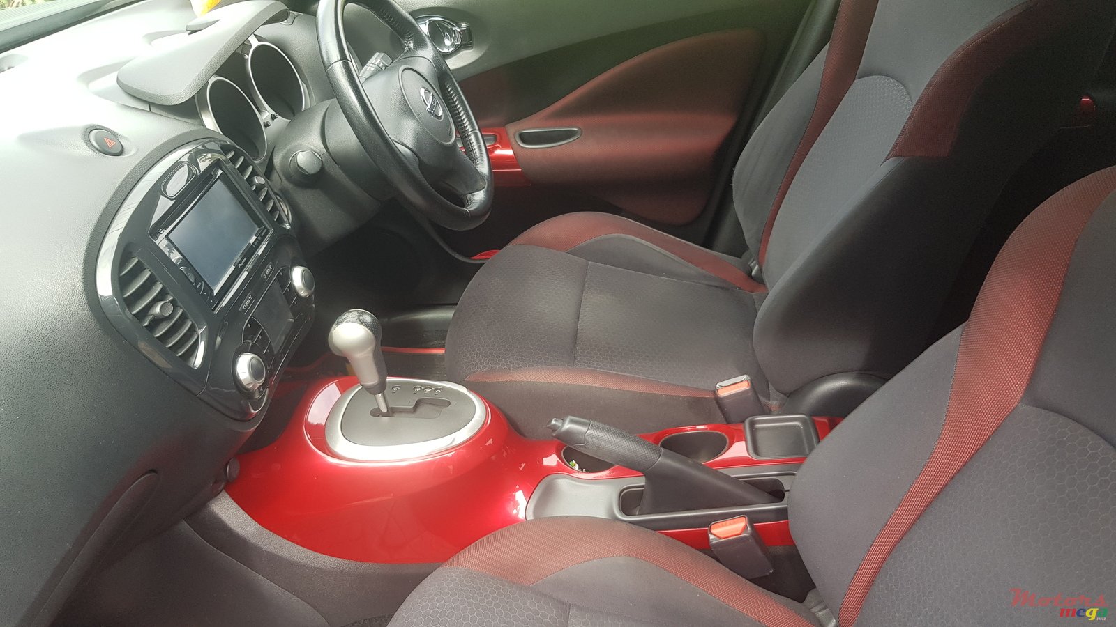 2012' Nissan Juke RX turbo photo #4