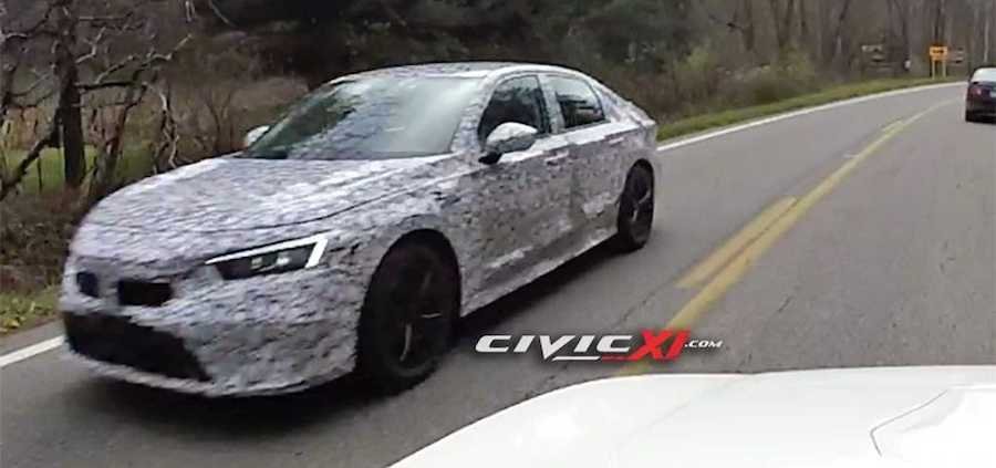 2021 Honda Civic Prototypes Spied Behind Previous-Gen Civic Si