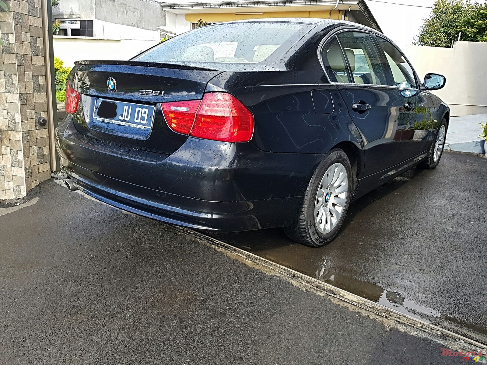 2009' BMW 320 I photo #3