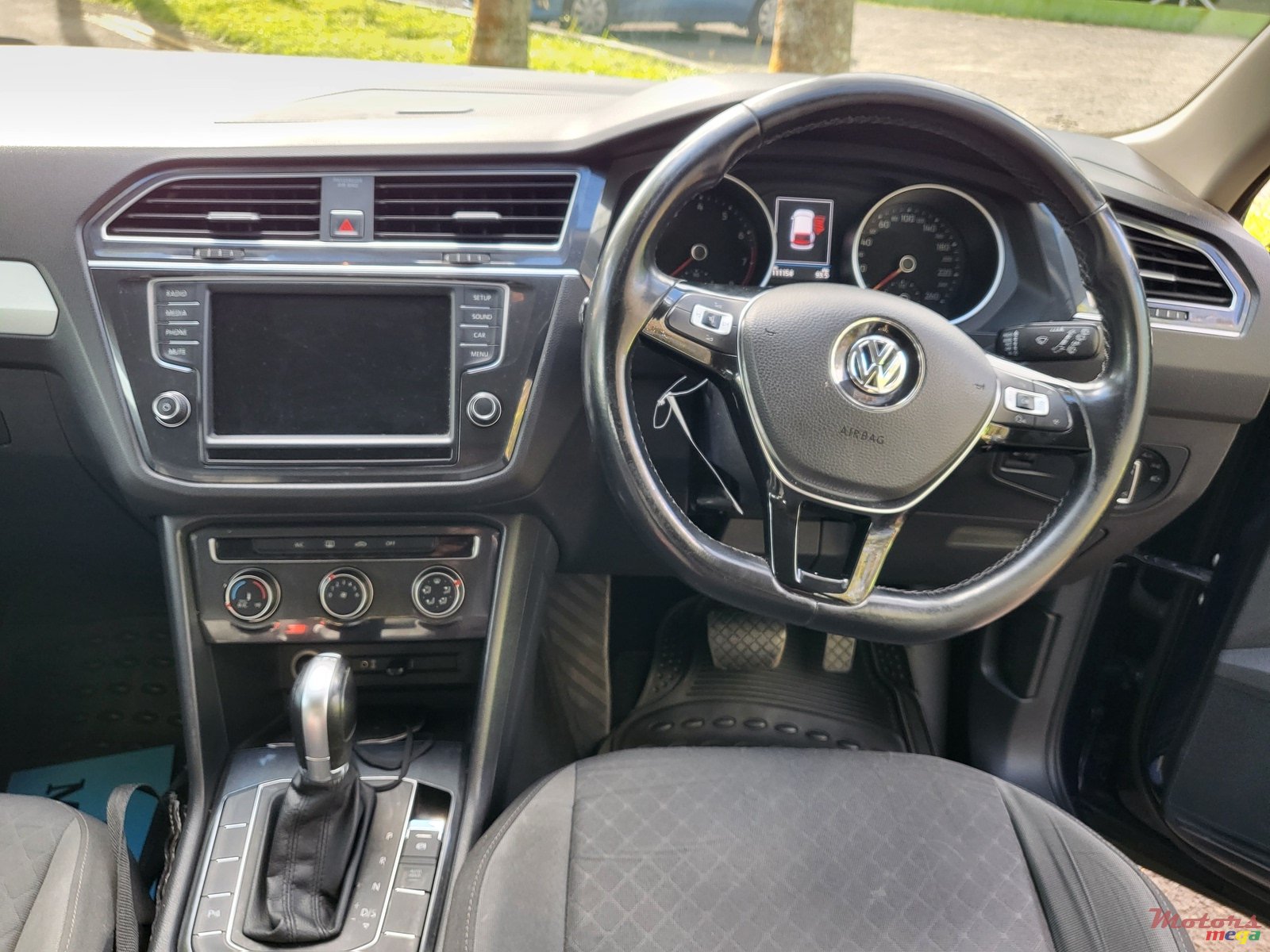 2016' Volkswagen Tiguan photo #5