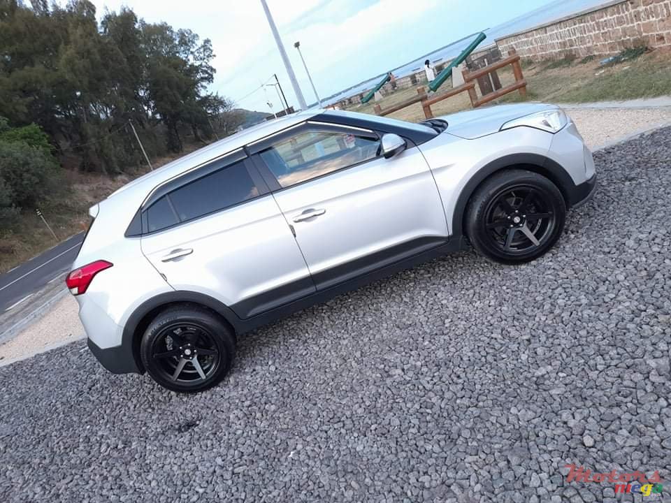 2018' Hyundai i25 photo #5