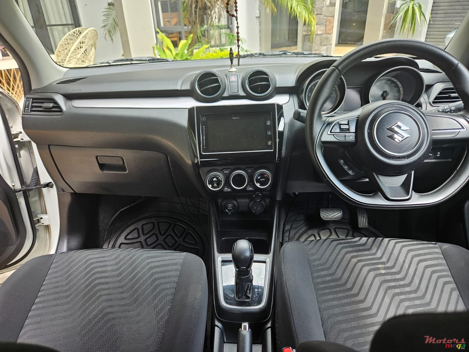 2021' Suzuki Swift photo #3