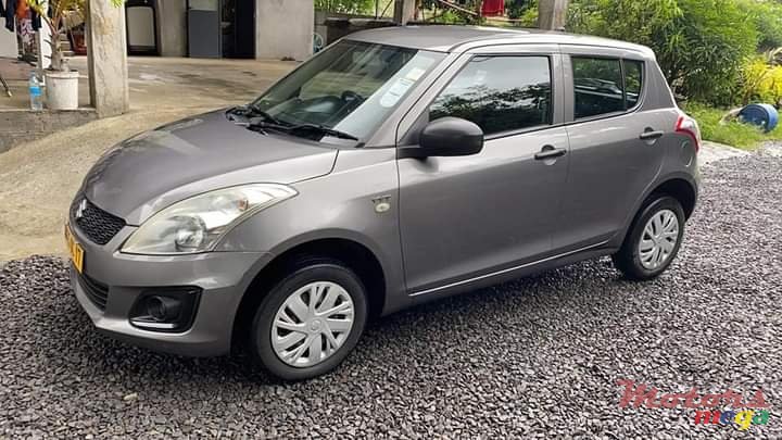 2017' Suzuki Swift India photo #3