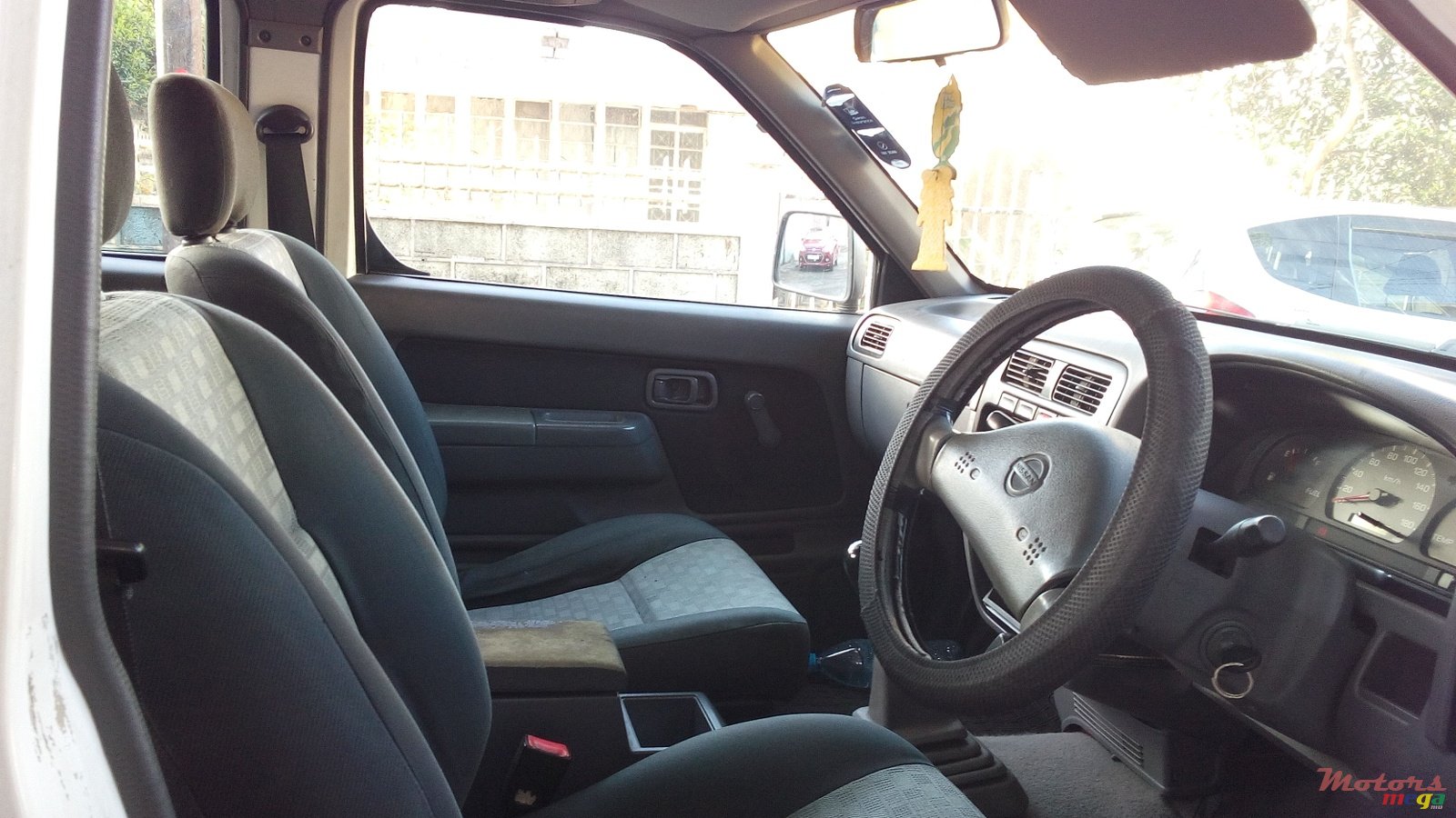 2003' Nissan photo #5