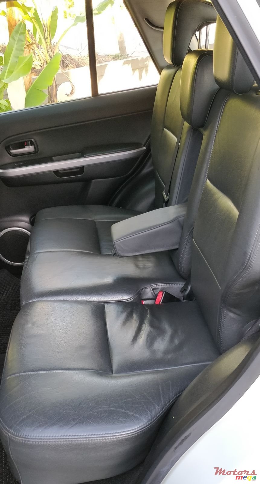 2009' Suzuki Grand Vitara photo #4