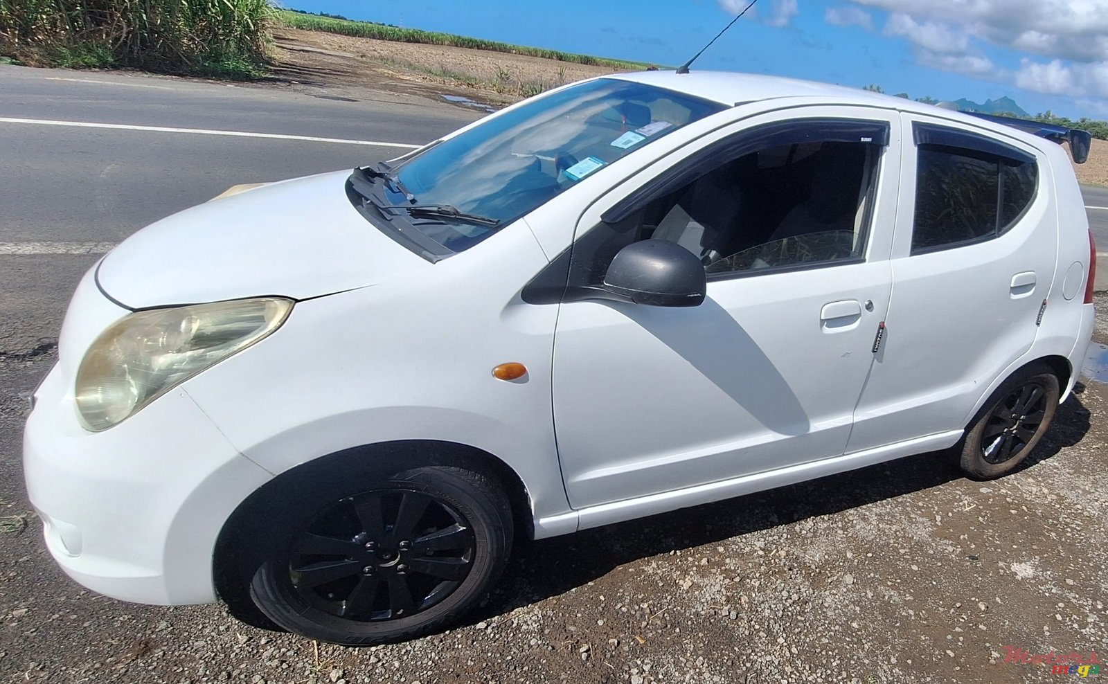 2012' Suzuki Celerio photo #5