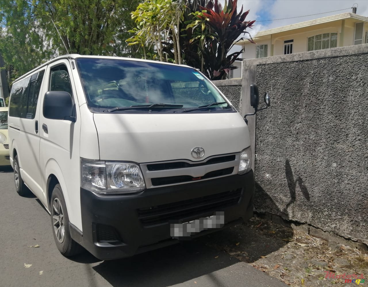 2013' Toyota photo #2