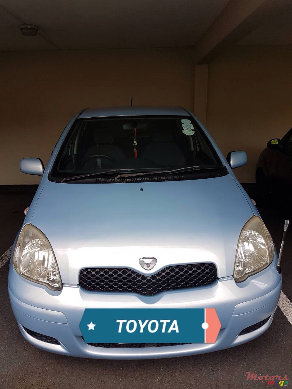 2003' Toyota Vitz photo #3