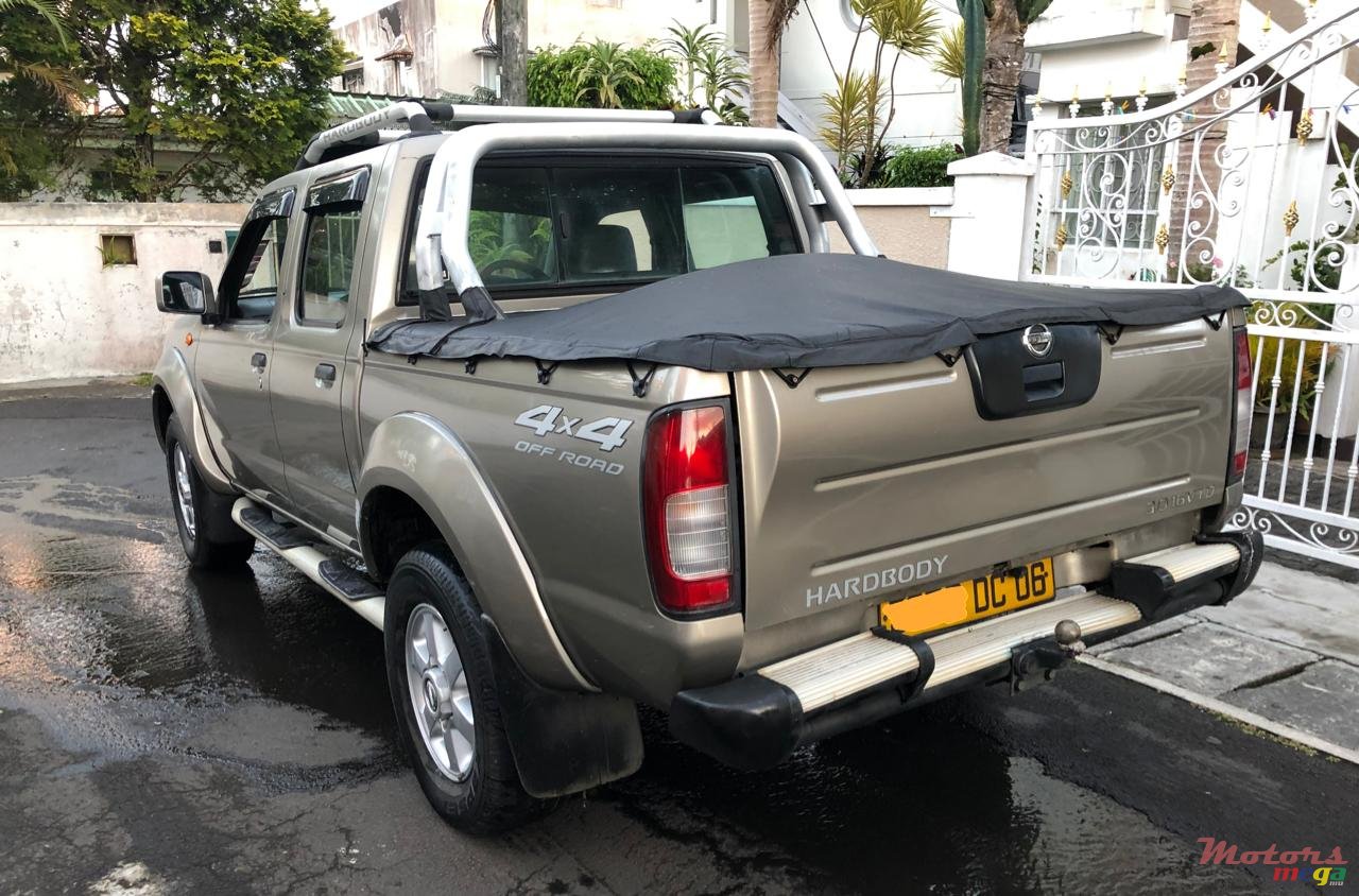 2006' Nissan Hardbody 4x4 photo #1