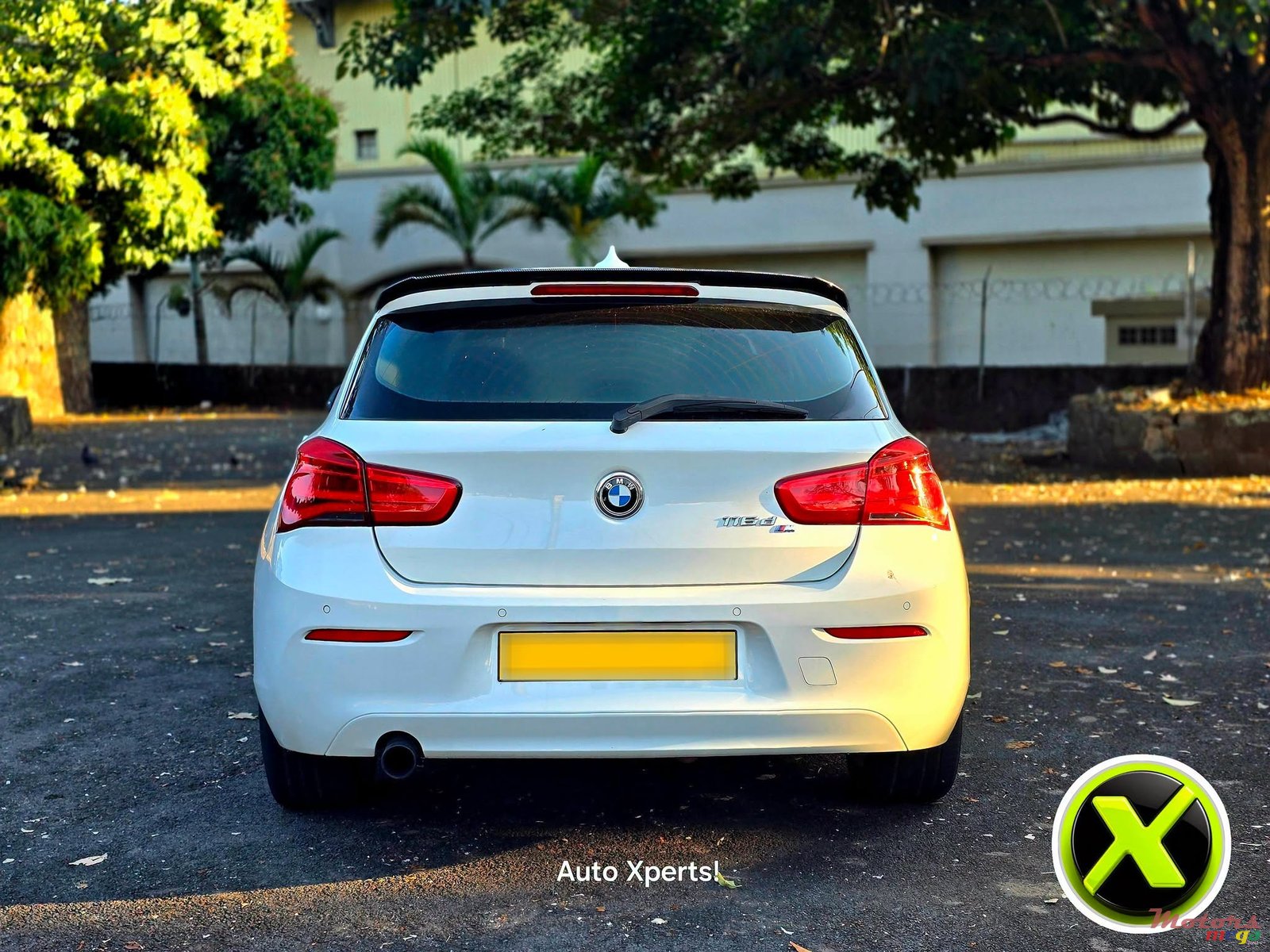 2015' BMW 1 Series 18d photo #3